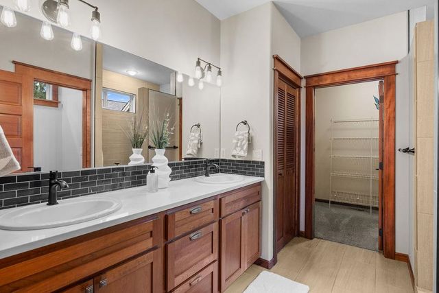 10211 N Moss Ln, Spokane, WA 99208