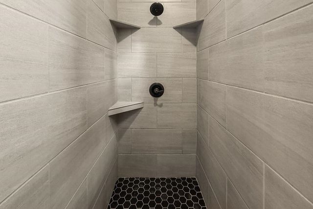 10211 N Moss Ln, Spokane, WA 99208