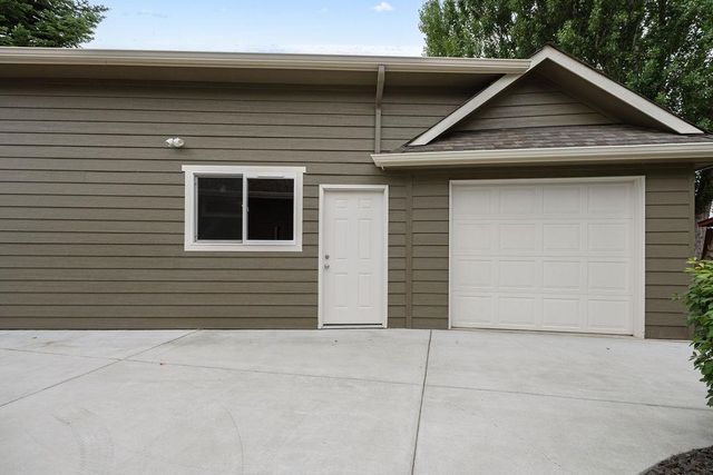 10211 N Moss Ln, Spokane, WA 99208