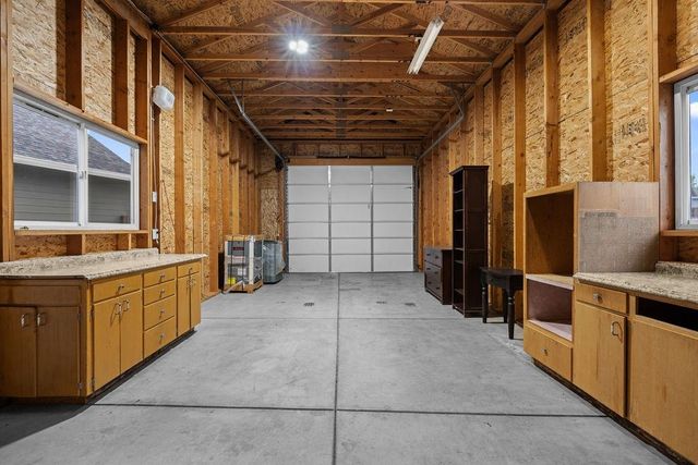 10211 N Moss Ln, Spokane, WA 99208