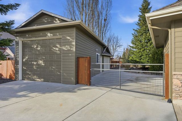 10211 N Moss Ln, Spokane, WA 99208