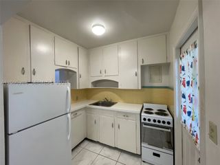702 SE 16th St 702, Fort Lauderdale, FL 33316