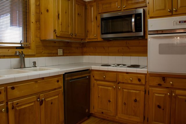 923 S Burnt Mill Road, Lafayette, GA 30728