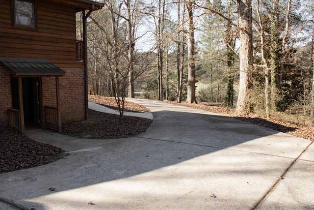 923 S Burnt Mill Road, Lafayette, GA 30728