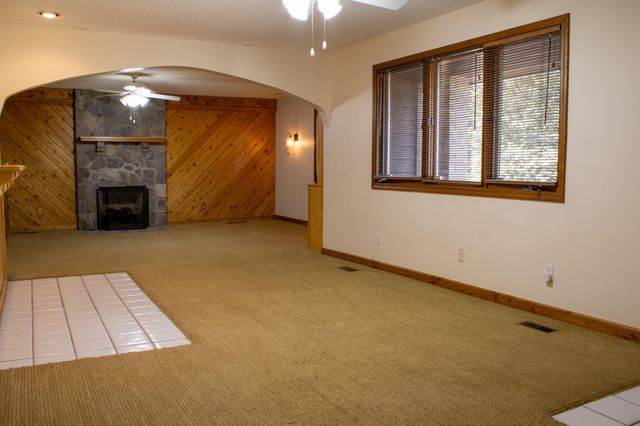 923 S Burnt Mill Road, Lafayette, GA 30728