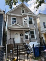 576 13Th Ave, Newark City, NJ 07103