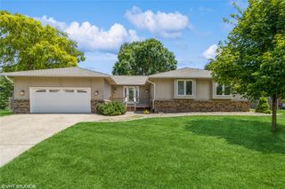4705 78th Street, Urbandale, IA 50322