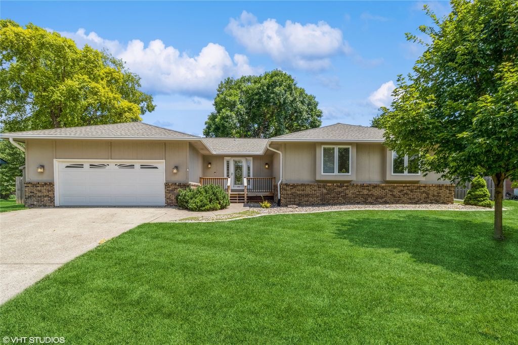 4705 78th Street, Urbandale, IA 50322