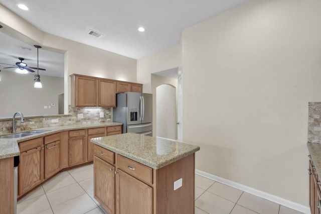 14 Bay Chapel Court, The Woodlands, TX 77385