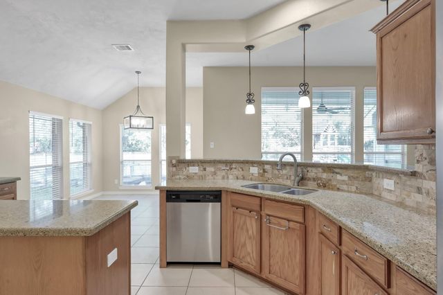 14 Bay Chapel Court, The Woodlands, TX 77385