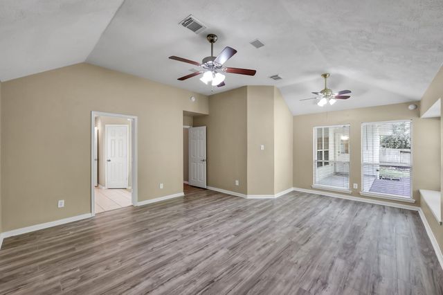 14 Bay Chapel Court, The Woodlands, TX 77385