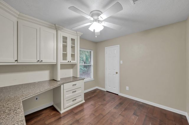 14 Bay Chapel Court, The Woodlands, TX 77385