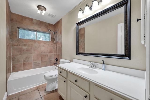 14 Bay Chapel Court, The Woodlands, TX 77385