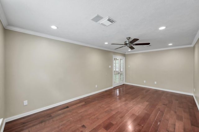 14 Bay Chapel Court, The Woodlands, TX 77385