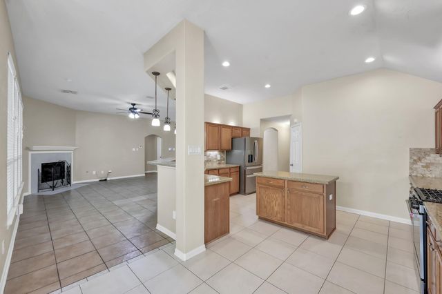 14 Bay Chapel Court, The Woodlands, TX 77385