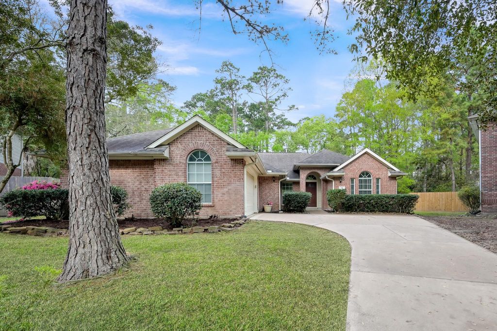 14 Bay Chapel Court, The Woodlands, TX 77385