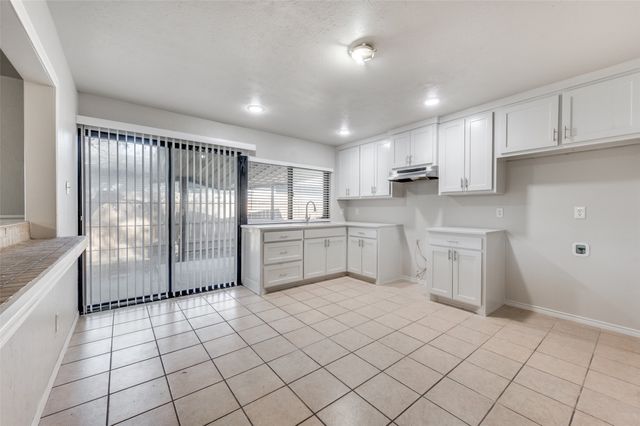 8514 Sikorski Lane, Dallas, TX 75228