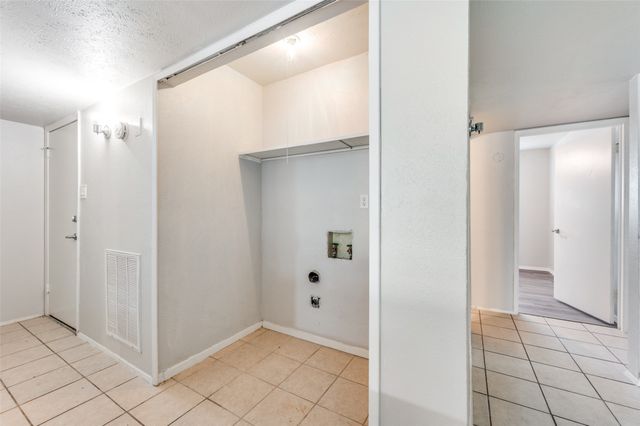 8514 Sikorski Lane, Dallas, TX 75228