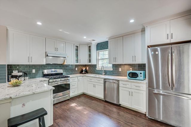 26 Alpine Road, Holmdel, NJ 07733