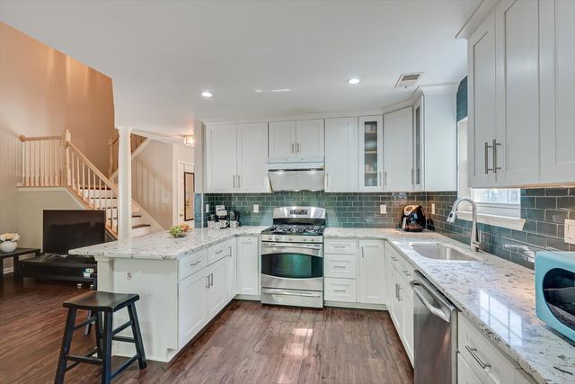26 Alpine Road, Holmdel, NJ 07733