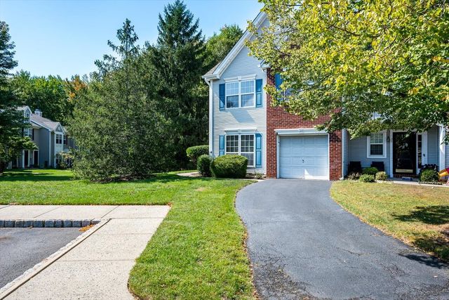 26 Alpine Road, Holmdel, NJ 07733
