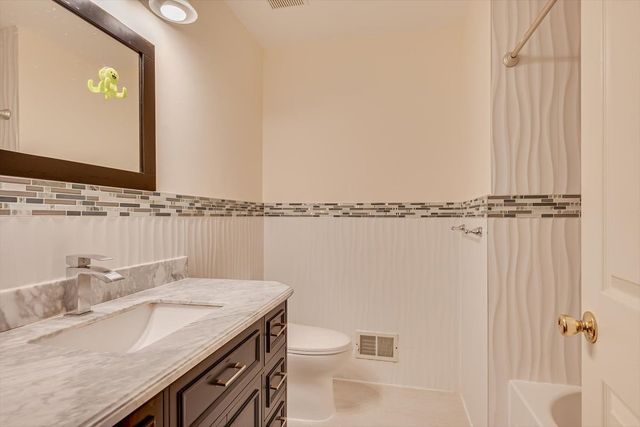 26 Alpine Road, Holmdel, NJ 07733