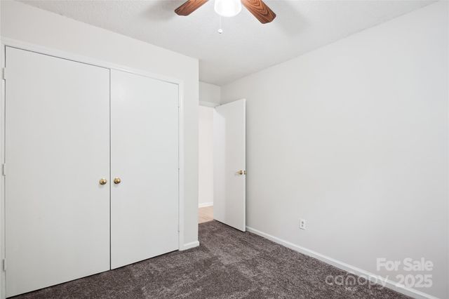 8322 Summerglen Circle, Charlotte, NC 28227