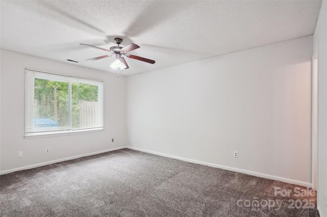 8322 Summerglen Circle, Charlotte, NC 28227