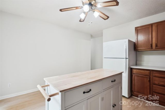 8322 Summerglen Circle, Charlotte, NC 28227