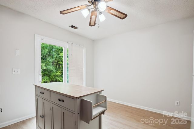 8322 Summerglen Circle, Charlotte, NC 28227