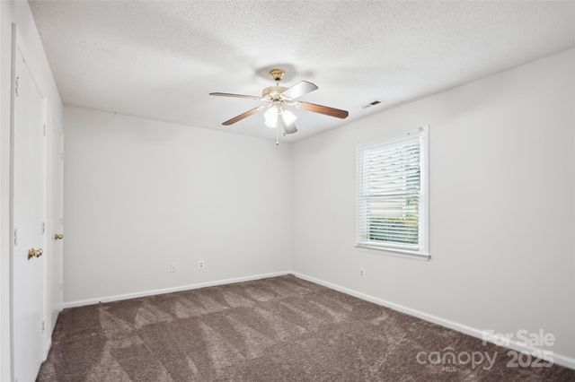 8322 Summerglen Circle, Charlotte, NC 28227