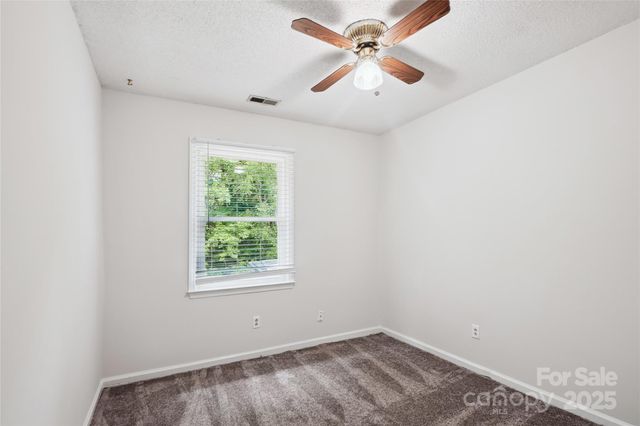 8322 Summerglen Circle, Charlotte, NC 28227