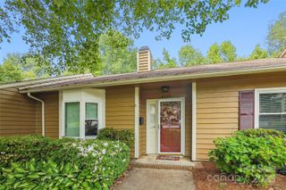 8322 Summerglen Circle, Charlotte, NC 28227