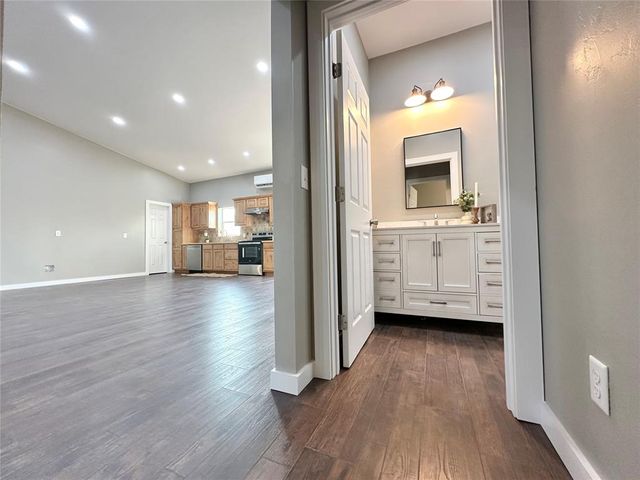 420 W Forest Boulevard, Mcloud, OK 74851