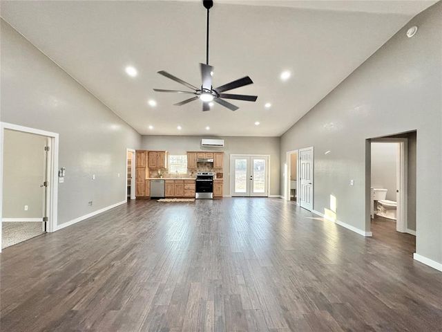 420 W Forest Boulevard, Mcloud, OK 74851