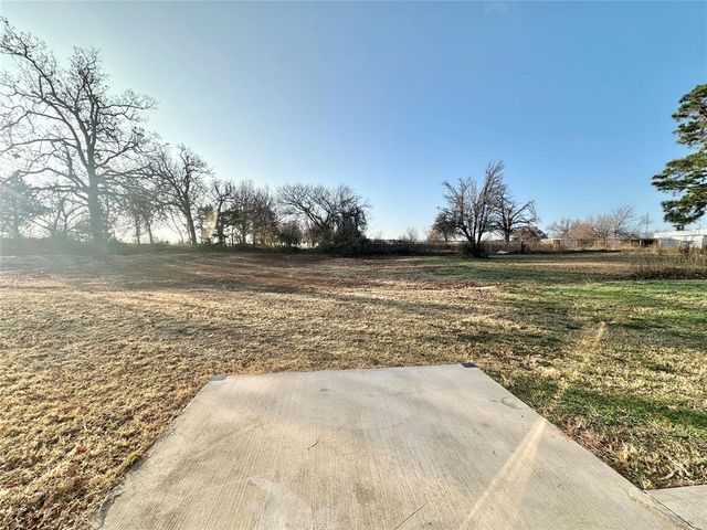 420 W Forest Boulevard, Mcloud, OK 74851