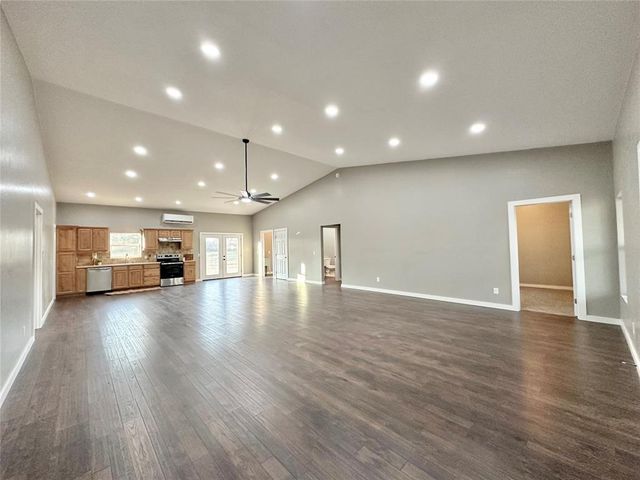 420 W Forest Boulevard, Mcloud, OK 74851