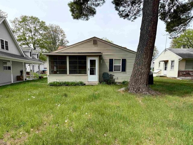 3216 Elnor Drive, Gladwin, MI 48624