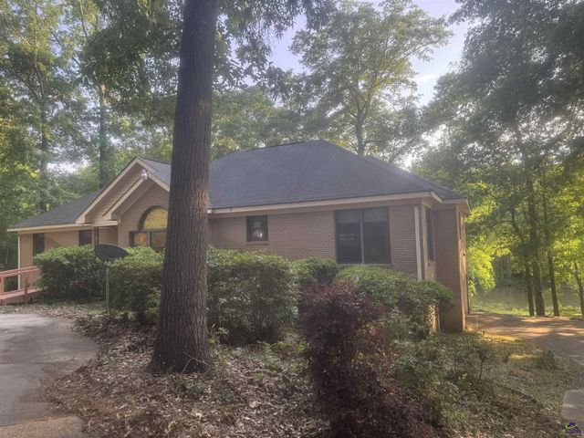 411 Wexford Circle, Bonaire, GA 31005