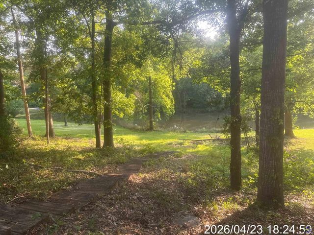 411 Wexford Circle, Bonaire, GA 31005
