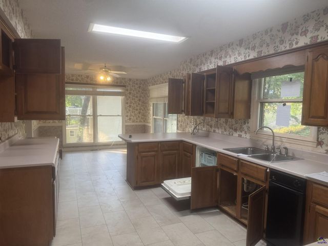 411 Wexford Circle, Bonaire, GA 31005