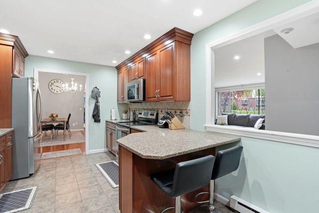 11 Royal Lake Dr 6, Braintree, MA 02184