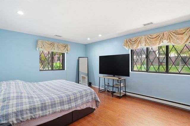 11 Royal Lake Dr 6, Braintree, MA 02184