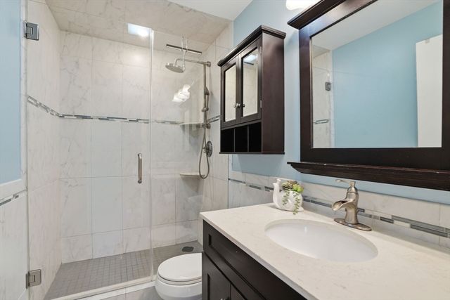 11 Royal Lake Dr 6, Braintree, MA 02184