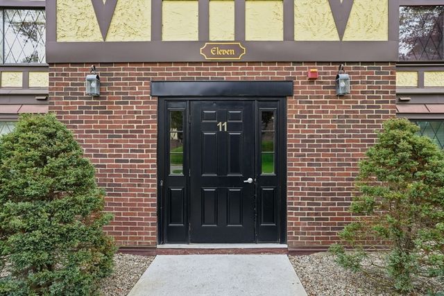 11 Royal Lake Dr 6, Braintree, MA 02184