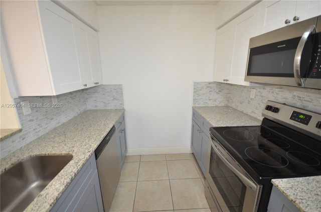 15201 SW 80th Street 207, Miami, FL 33193