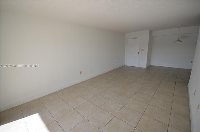 15201 SW 80th Street 207, Miami, FL 33193