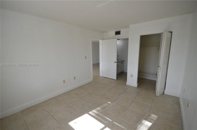 15201 SW 80th Street 207, Miami, FL 33193