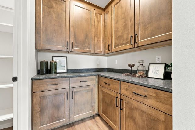 8439 61st Street S, Horace, ND 58047
