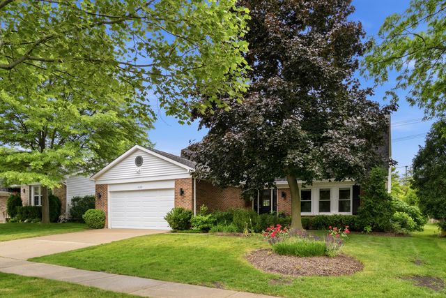1022 Hobson Drive, Buffalo Grove, IL 60089